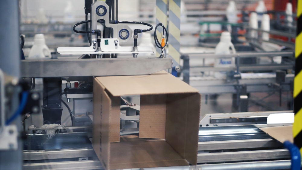 Cartoning line in operation