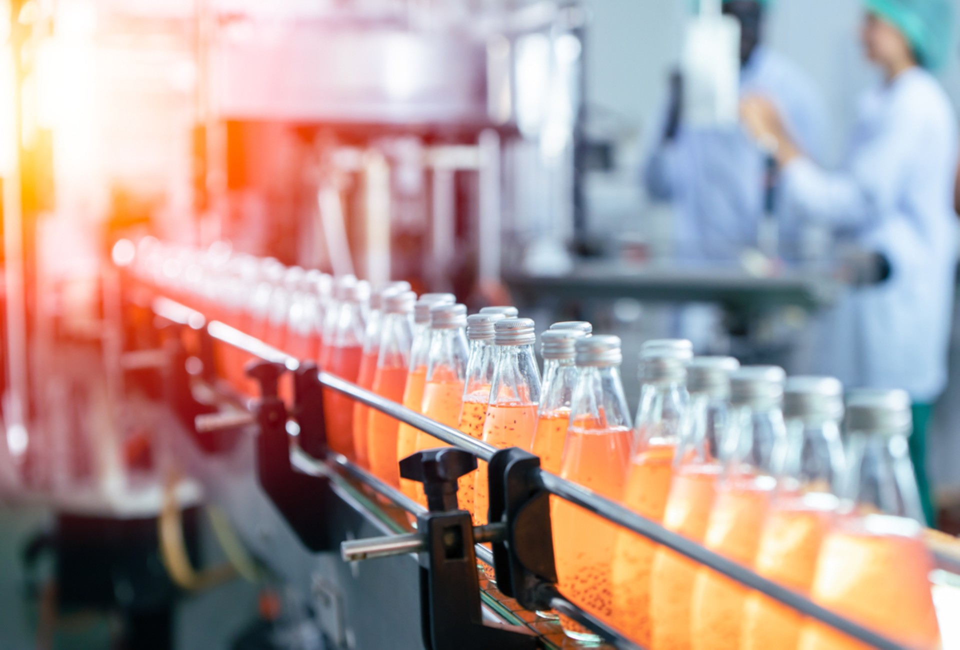 Plnění, capping and labelling line