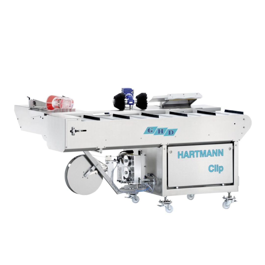 Semi-automatic closing and clipping machine